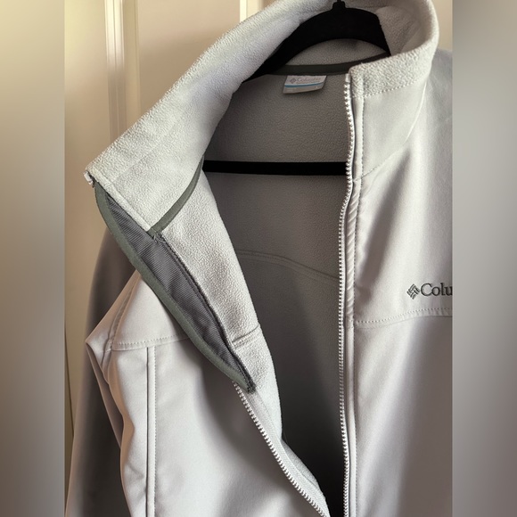 Columbia Water-Resistant Soft-Shell Jacket - Picture 2 of 2